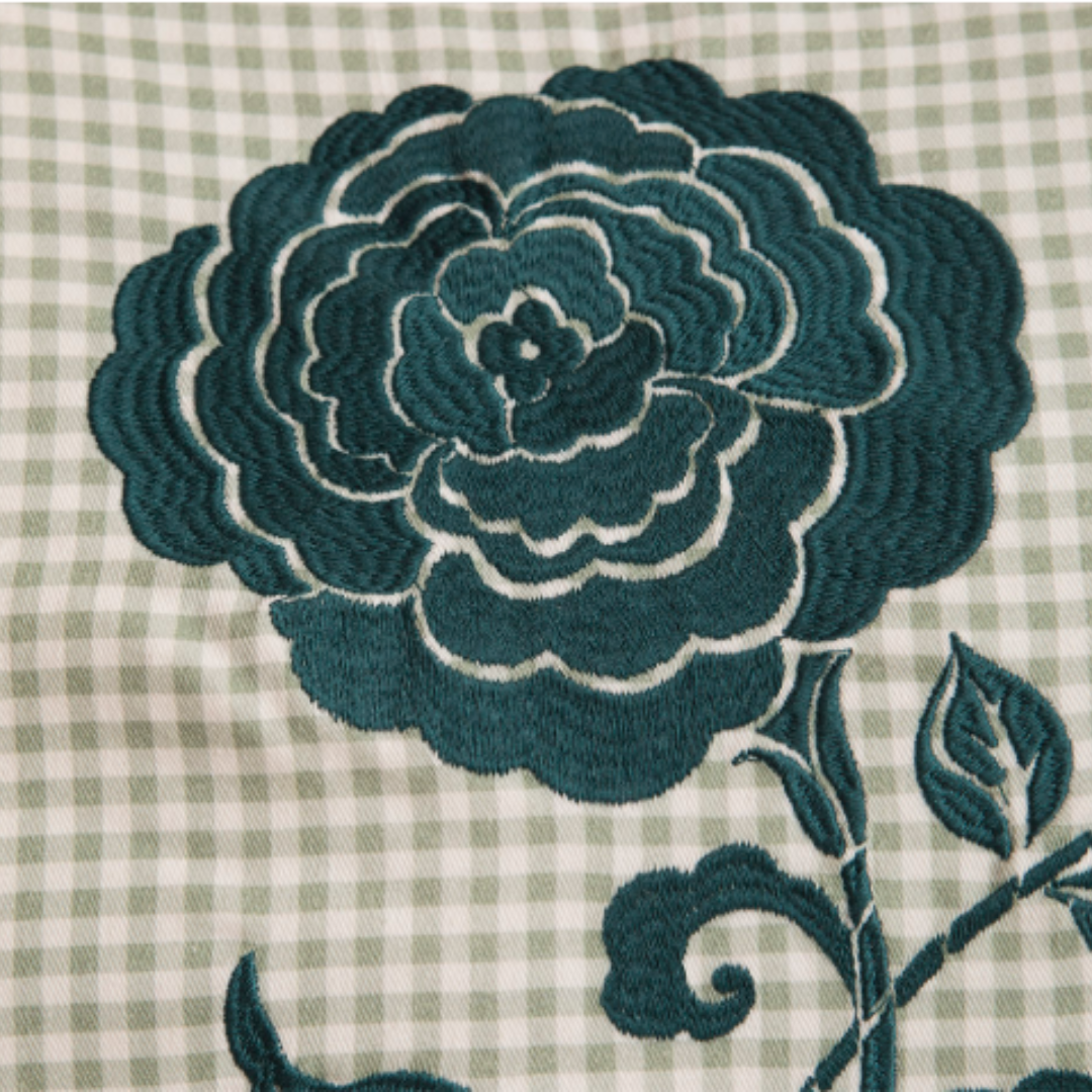 Cojín Green Flower — detalle 2 (Bárbara Bogas)