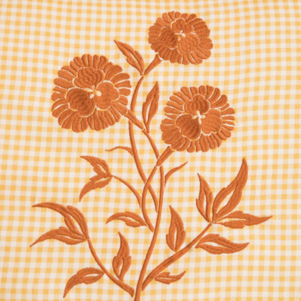 Cojín Amarillo — detalle 2 (Bárbara Bogas)