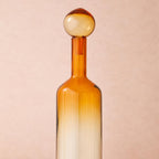 Botella Neme Ámbar — detalle 1 (Bárbara Bogas)